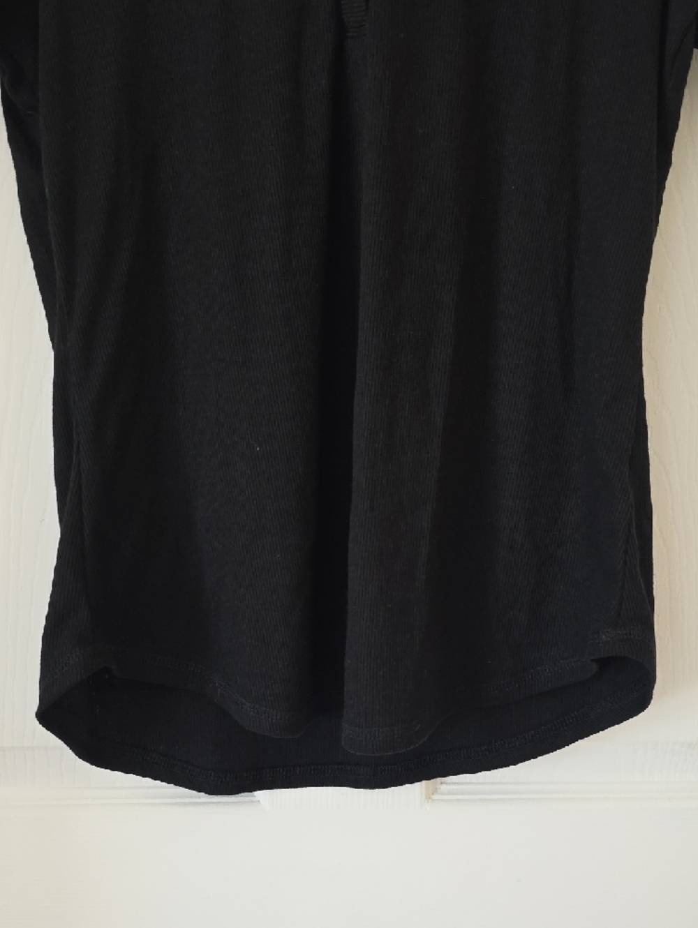 LuLaRoe Bailey Black V-Neck Short Sleeve Tee Medium New - Picture 5 of 11